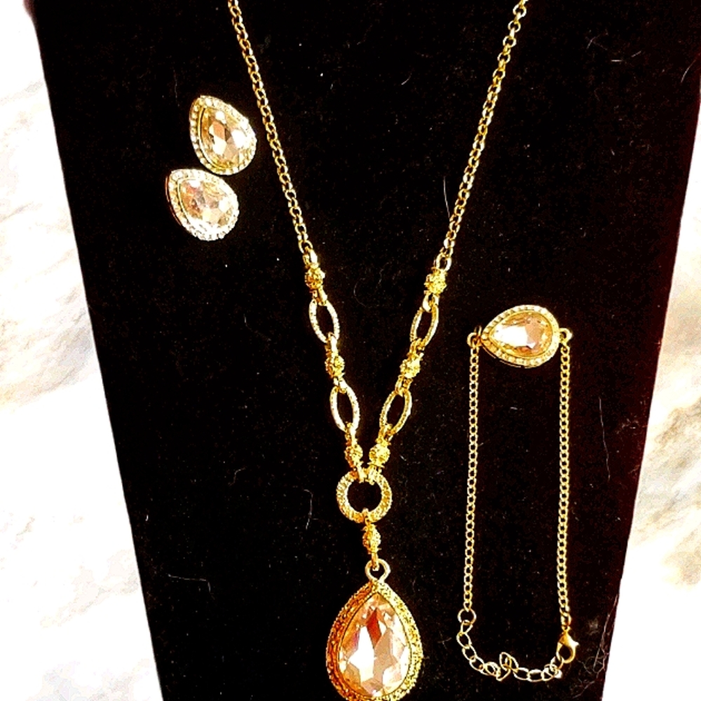 Jewelry, pierced earrings, necklace, bracelet